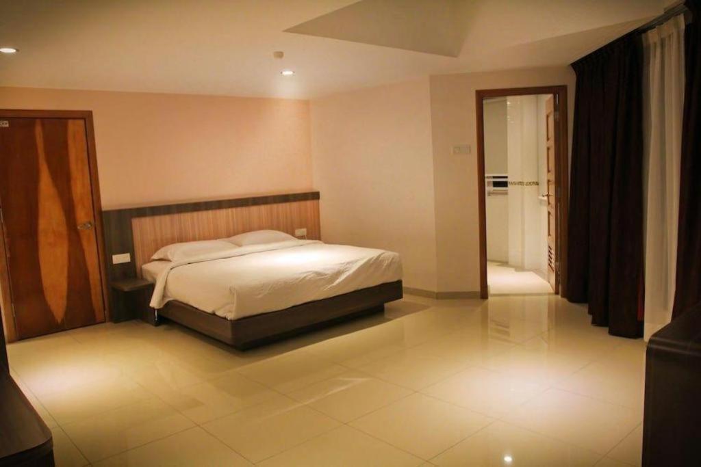 Ktc Hotel Sungkai Exterior photo